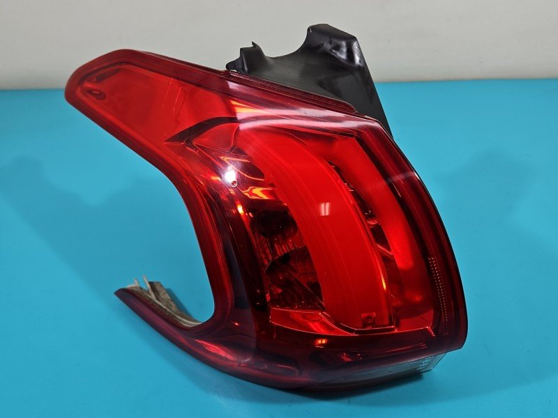 Lampa tył lewa Peugeot 2008 I 13-19 HB