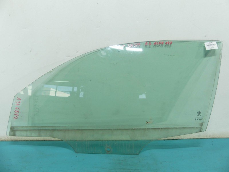 Szyba drzwi przód lewa Alfa romeo 147 HB