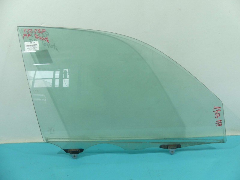 Szyba drzwi przód prawa Toyota Land Cruiser 120 J120 HB