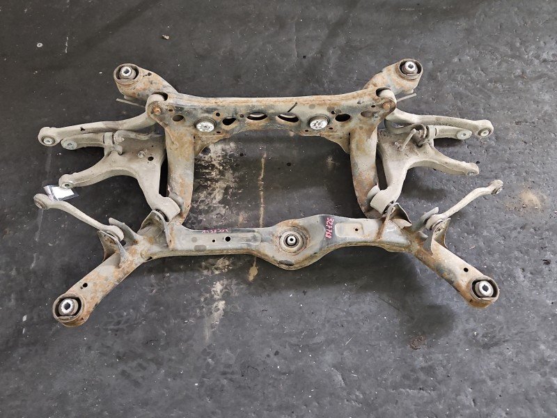 Tylna belka oś tył Audi A5 8T 2.0 TFSI (Cdn) Tylna belka oś tył Audi A5 8T 2.0 TFSI (Cdn)