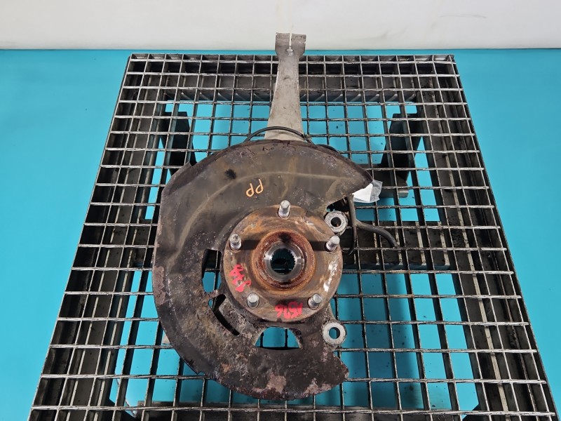 Zwrotnica prawa piasta przód 3.7 V6 INFINITI QX50