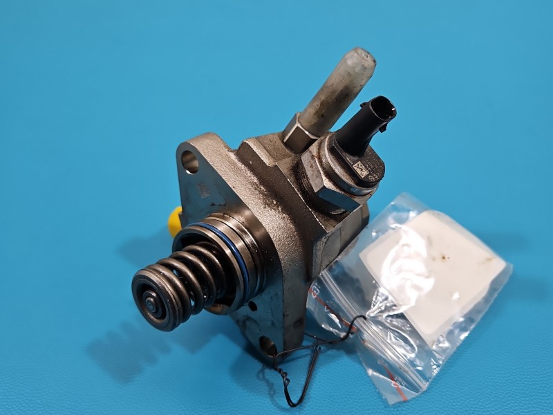 pompka Pompa paliwa Skoda Fabia III 1.2 TSI (CJZD) 04E127026AT Benzyna, Europejska, WYSOKIEGO CIŚNIENIA