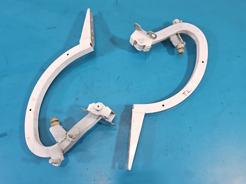 Zawias klapy tył tylnej Audi A4 B9