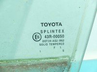 Szyba drzwi przód lewa Toyota Avensis I T22 kombi