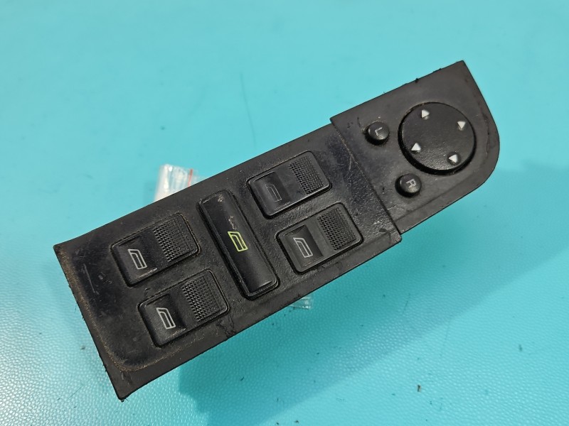 Przełącznik szyb Audi 80 B4 8A0959527 Producent części: Audi EU