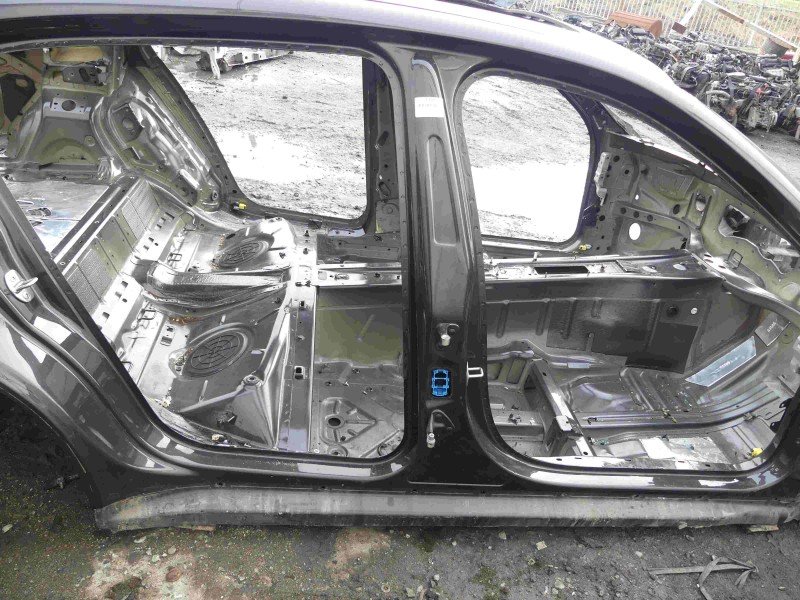 Próg prawy SŁUPEK ŚRODKOWY B Porsche Panamera I 970 HB 5d czarny M9Z Próg prawy SŁUPEK ŚRODKOWY B Porsche Panamera I 970 HB 5d czarny M9Z
