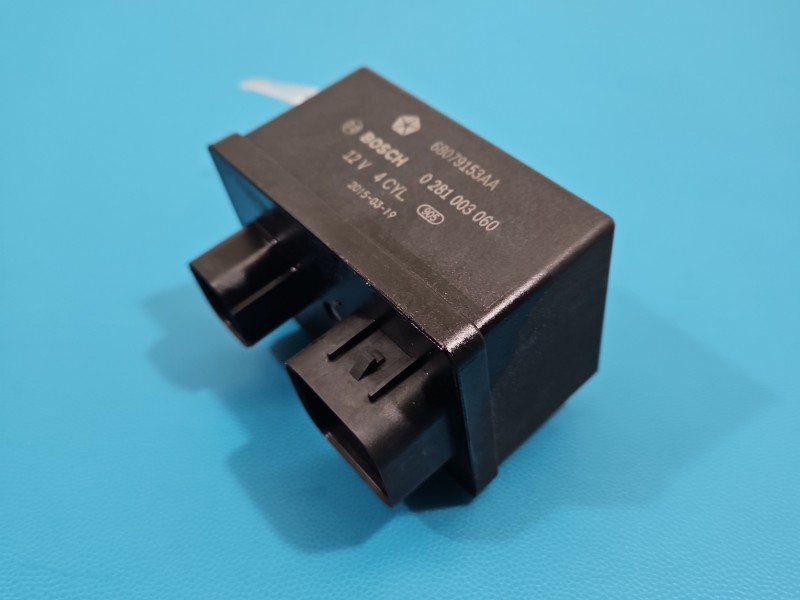 Przekaźnik świec żarowych Fiat Freemont 68079153AA