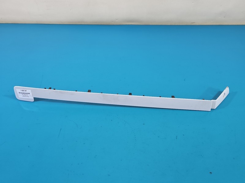 Osłona ZAŚLEPKA PLASTIK drzwi przesuwnych prawych Toyota Proace City A298-6728