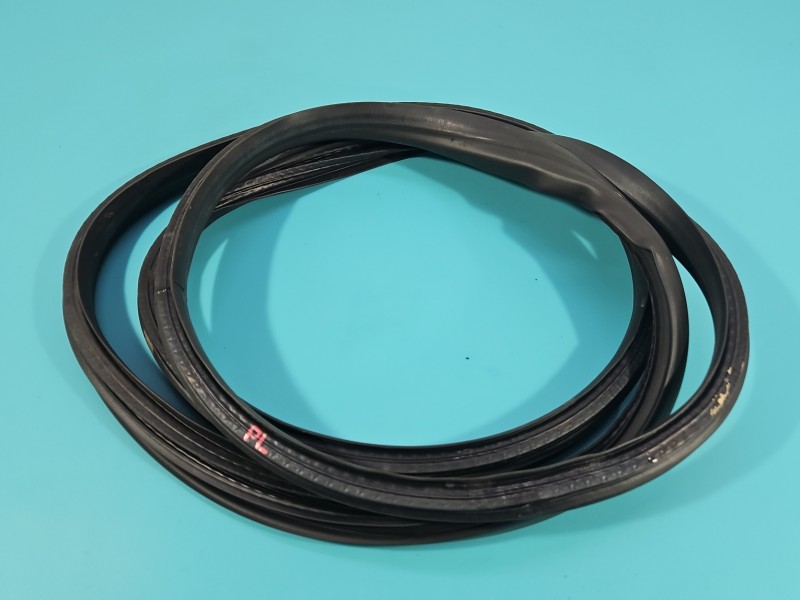 Uszczelka drzwi przód lewa Renault Clio V 2019-