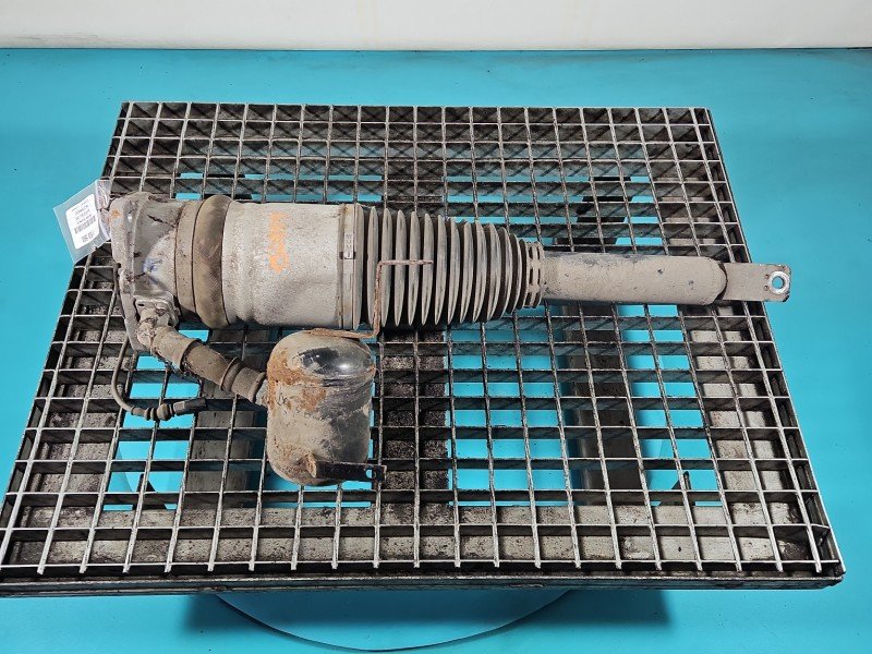 Amortyzator tył prawy Audi A8 D3 tylny