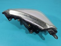 Reflektor prawy lampa przód Toyota Yaris III EUROPA