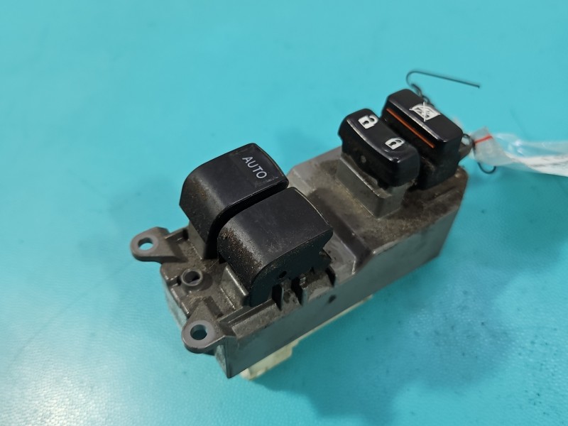 Przełącznik szyb Toyota Yaris III TOYOTA EU