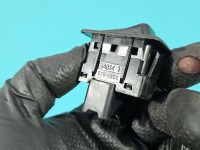 Przełącznik podgrzewania foteli MAZDA 5 05- 578-2J56, 579-2K56
