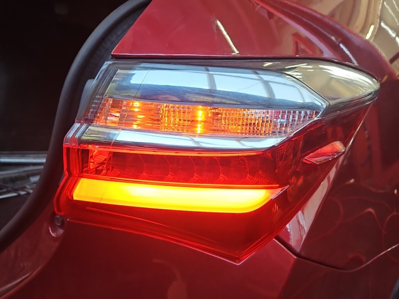 Lampa tył prawa Toyota Corolla E16 E18 13- sedan EUROPA