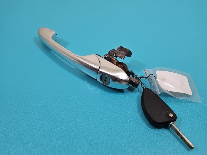 Klamka przód lewa zewnętrzna Alfa romeo 147