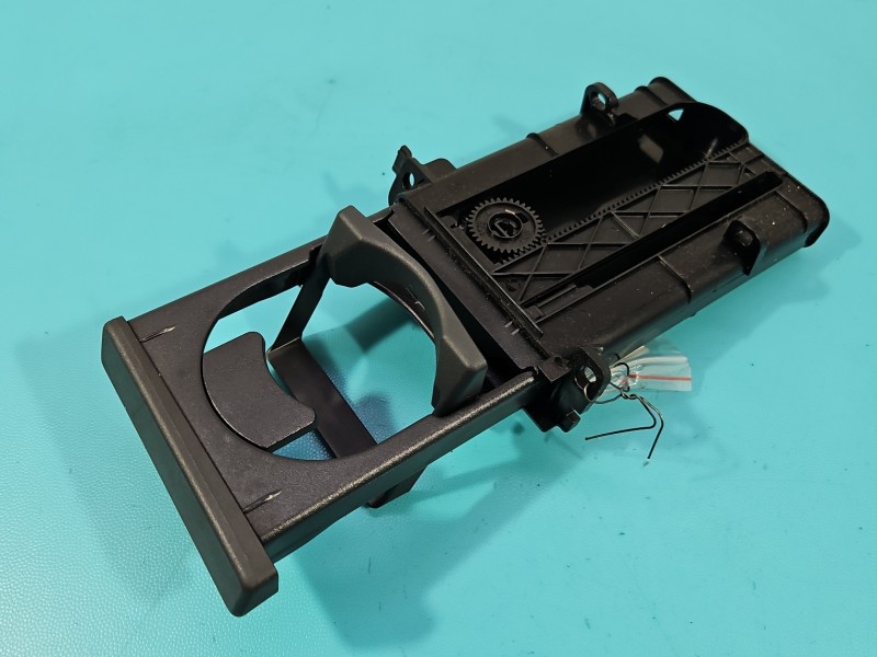 Uchwyt na napoje kubek CUP HOLDER Toyota Auris I 55620-02111