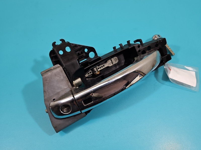 Klamka przód lewa zewnętrzna Audi A5 8T 8T0837885A