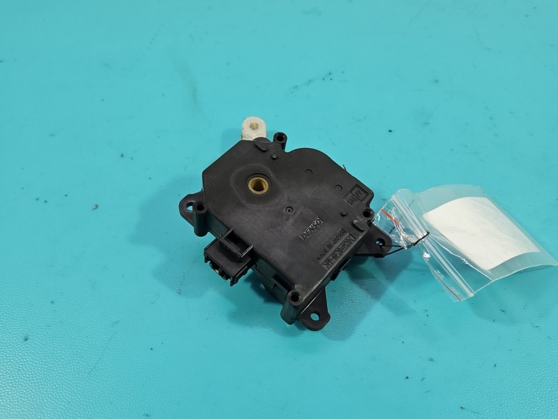 Silniczek nawiewu NAGRZEWNICY Toyota Avensis II T25 063700-8680 EUROPA