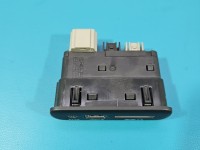 Gniazdo USB Maserati Ghibli III 13- 68332335AB, 3332533603, 33325336