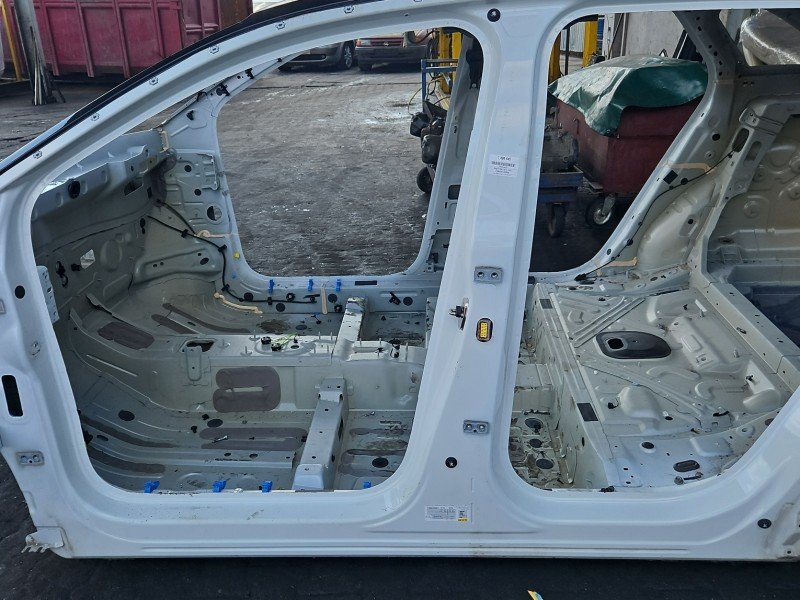 Próg lewy SŁUPEK ŚRODKOWY B Peugeot 3008 II HB 5d białyKWED
