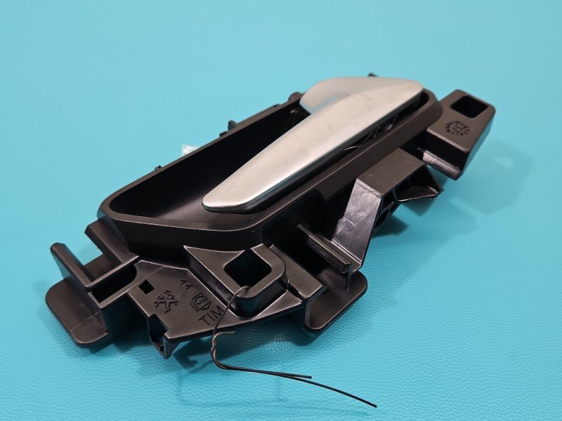 Klamka wewnętrzna tył prawa Peugeot 3008 II 98201552