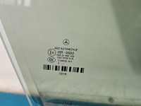 Szyba drzwi przód prawa pasażera Mercedes W222 2018R sedan
