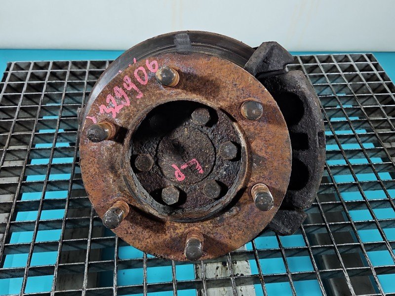 Zwrotnica lewa piasta przód 2.8 TD Iveco Daily III