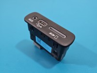 Gniazdo USB Maserati Quattroporte VI 13- 68332335AA