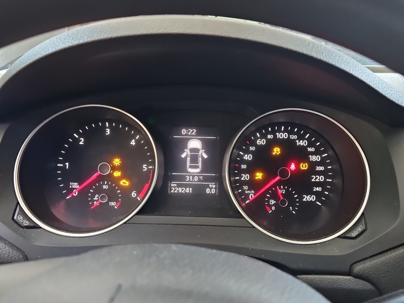 Licznik Vw Jetta VI 2.0 tdi 5C6920875A EUROPA