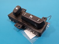 Przełącznik regulacji fotela przód prawy LEXUS NX I 14-21 18A704