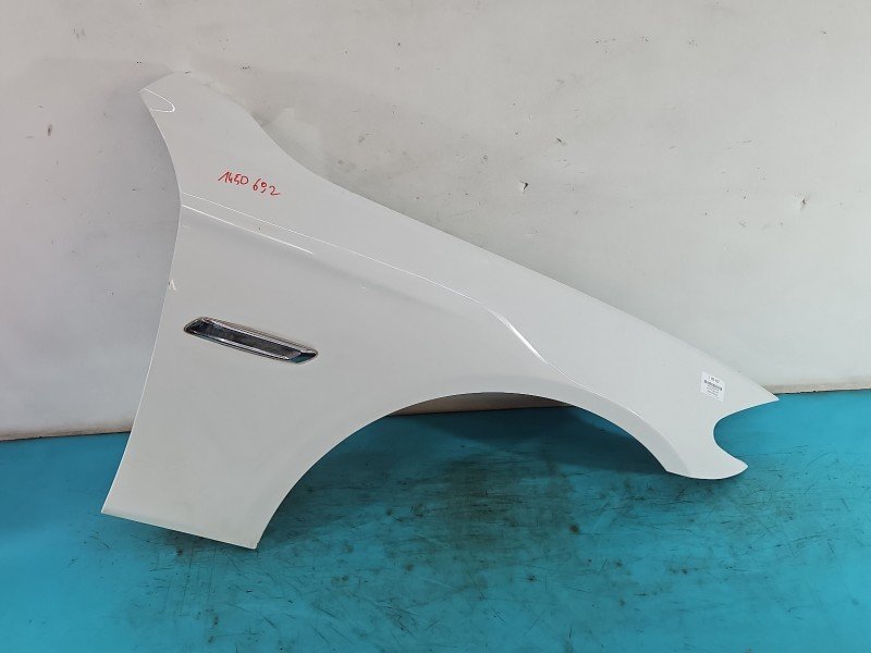 Błotnik przód prawy Bmw f10 f11 biały 300