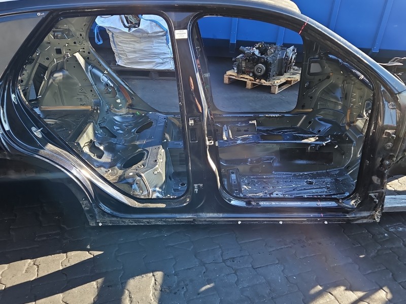 Próg prawy SŁUPEK ŚRODKOWY B Vw T-Roc HB 5d LC9X