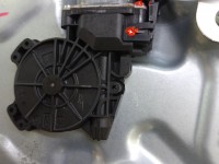 Podnośnik przód lewy SZYBY WINDA Nissan Qashqai I J10 06-13 6 PIN, FC685A 5d HB