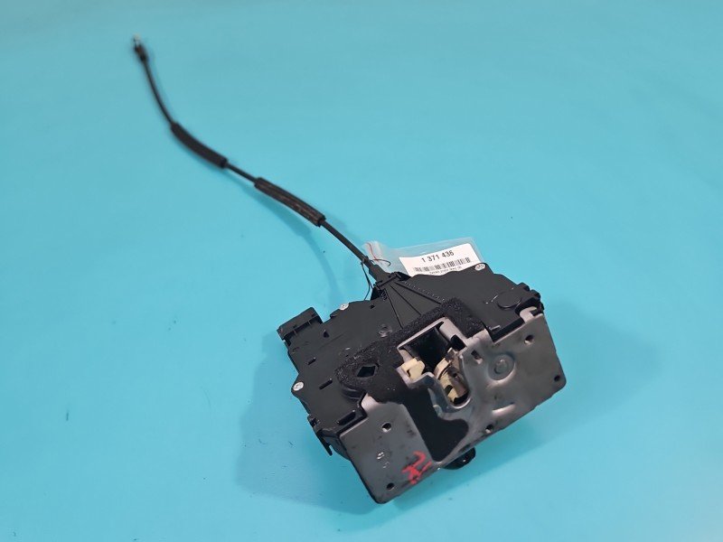 Zamek przód lewy 13258271 Opel Meriva B EUROPA Producent części: OPEL, Europejska, 6pin