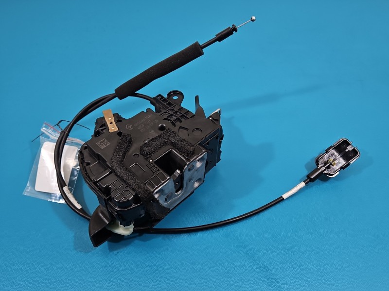 Zamek przód lewy 805038702R Renault Trafic III EUROPA 4pin