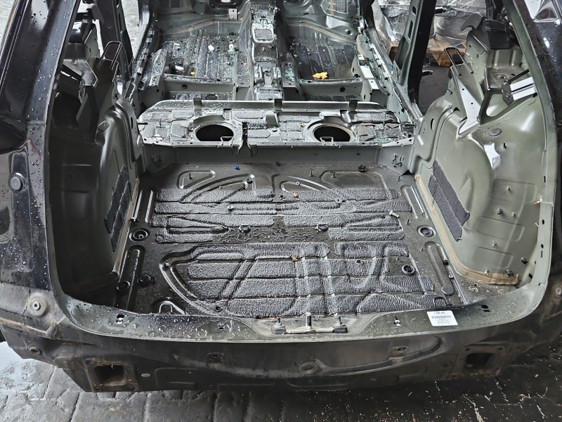 Pas tylny podłoga wanna bagażnika Audi Q3 8U 11-16 HB