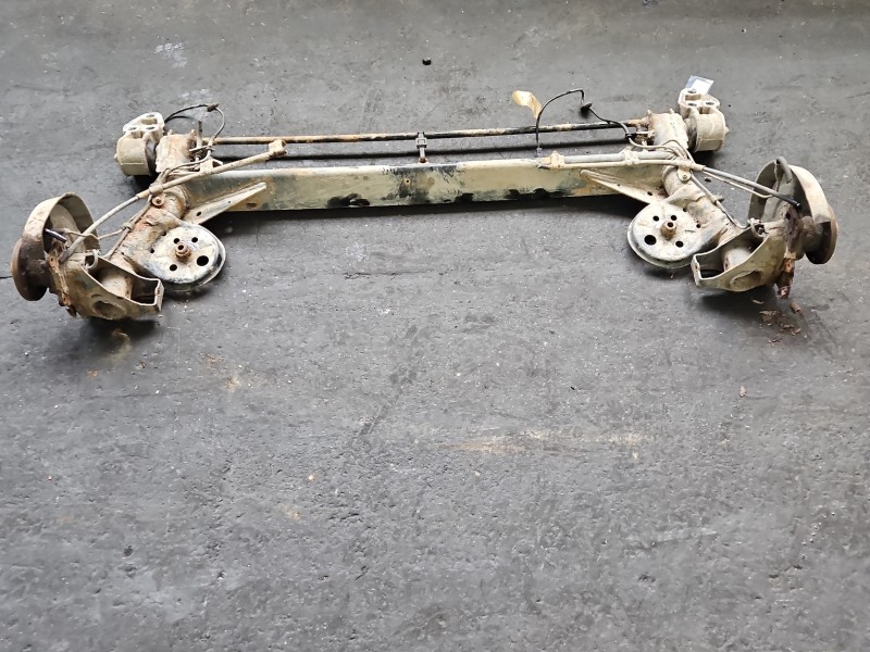 Tylna belka oś tył Audi A6 C5 2.4 V6