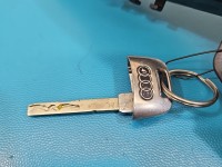 Klamka przód lewa zewnętrzna AUDI Q7 II 4M 4M1837885A