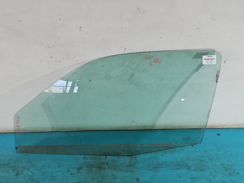 Szyba drzwi przód lewa Renault Clio II HB