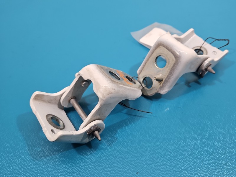 Zawias drzwi przód prawy Opel Grandland