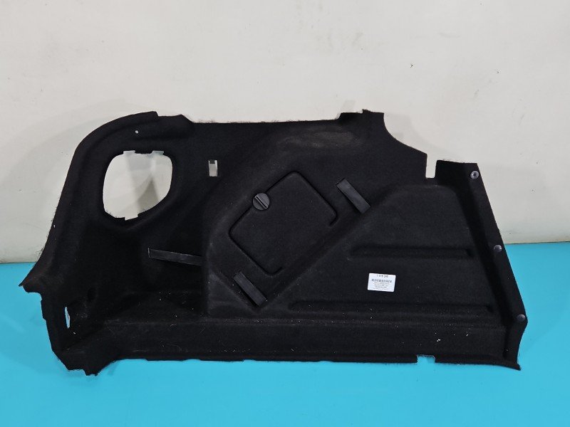 Tapicerka bagażnika lewa boczek Opel Astra IV J 39016115 Tapicerka bagażnika lewa boczek Opel Astra IV J 39016115