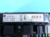 Skrzynka bezpieczników Opel Astra III H 13205784
