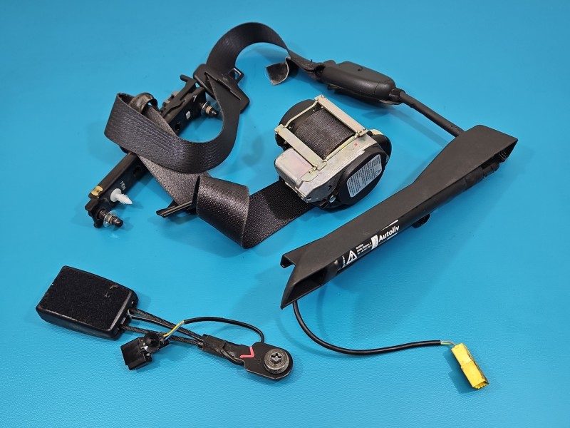 Pas bezpieczeństwa przód lewy kierowcy Opel Astra IV J 13332663, 13229708 EU