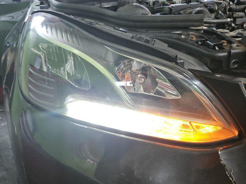 Reflektor prawy lampa przód Mercedes W212 EUROPA