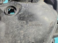 Reflektor prawy lampa przód Toyota Yaris III EUROPA