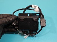 Gniazdo USB Tesla Model 3 2017- 1093295-00-A