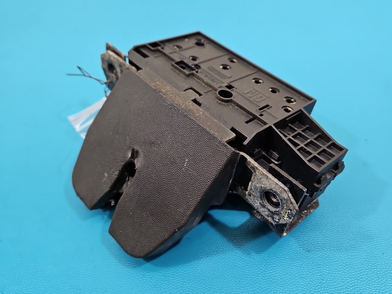 Zamek klapy tył Opel Vectra C kombi 4 PIN 13185566