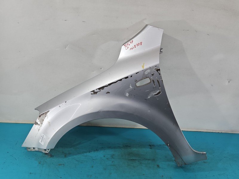 Błotnik przód lewy Kia Ceed I 06- srebrny