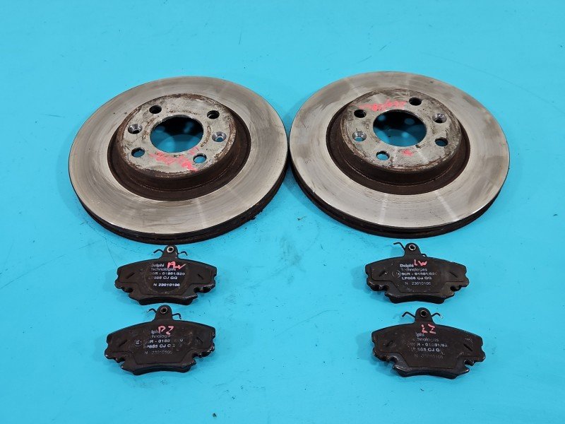 Tarcze hamulcowe przód klocki Renault Clio II 1,2.0 16V Tarcze hamulcowe przód klocki Renault Clio II 1,2.0 16V