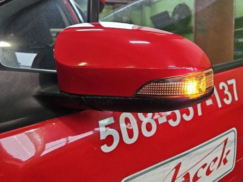 Lusterko lewe pin Toyota Yaris III HB czerwony 3P0 5d europa